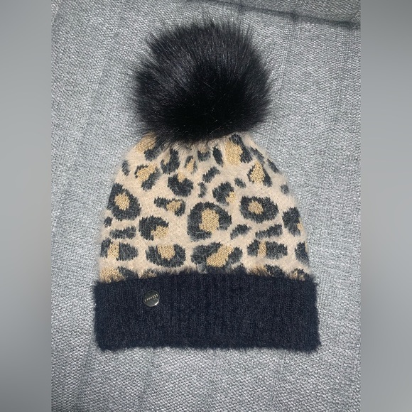 Express Accessories - Express black and tan leopard soft fuzzy winter hat with‎ Pom Pom one size